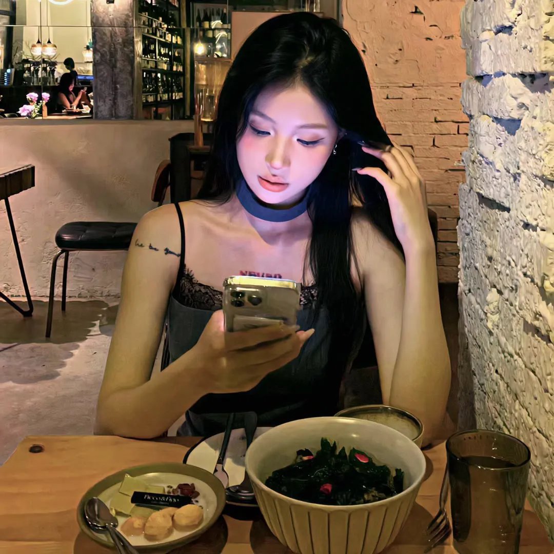拿针的女孩